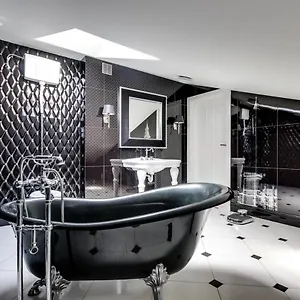 https://one-bedroom-luxury-apartment-by-wawel-castle.krakowhotelspoland.com